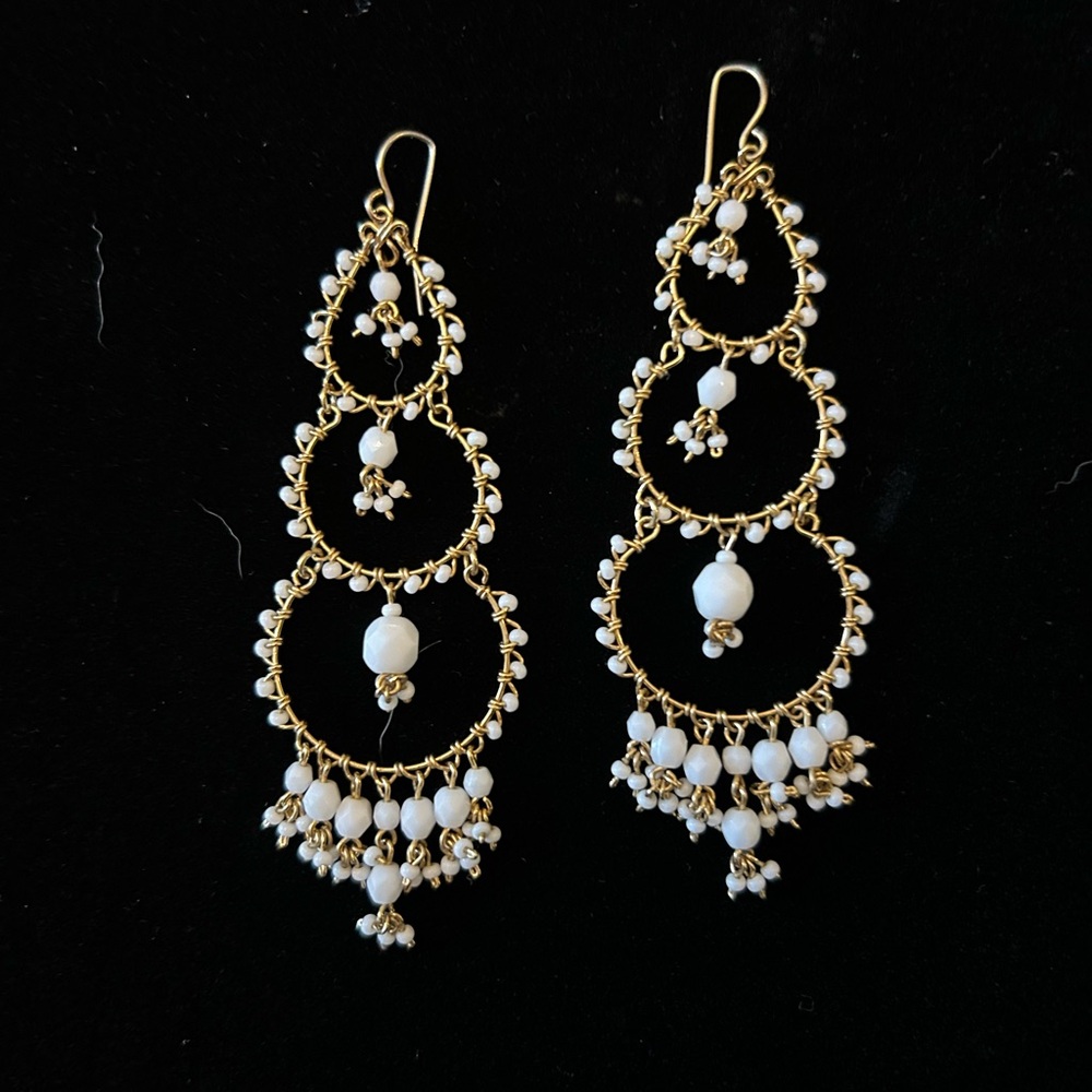 LAST CHANCE (Bukita?) coconut Dream Earrings in white and gold